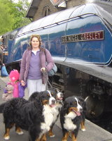 Philippa & Chloe with Harvey, Amy & Sophie standing by the Sir Nigel Gresley Steamliner